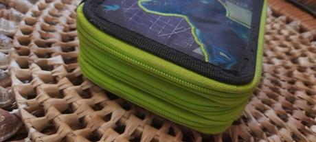 Karton p+p školní penál třípatrový jurassic world,