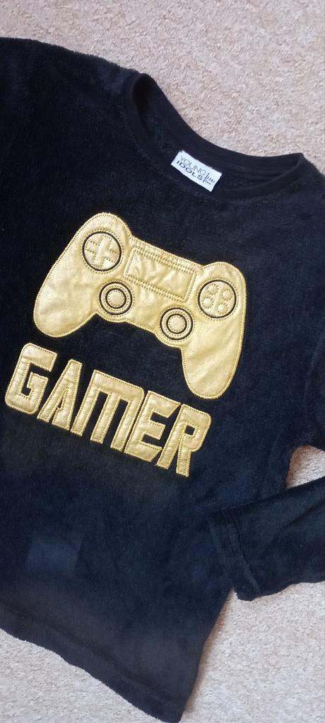 Chlup mikina zn."young idols" vel."134-140", 134