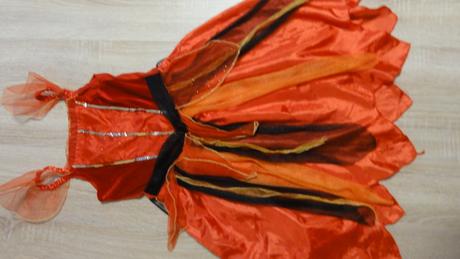 Šaty na maškarní ples, 