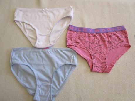 3x bavl. spodní kalhotky, téměř nenošené, v. 150, 152