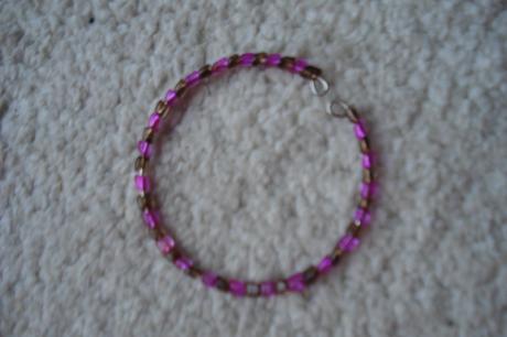 Náramek z korálků,