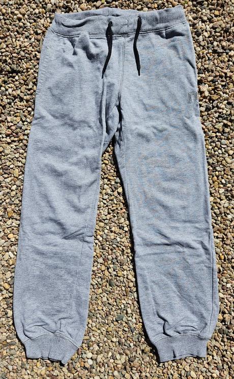 L309	chlapecké tepláky vel. 128, dopodopo,128