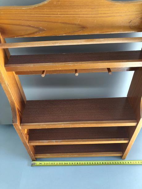 Retro kuchyňka dětská police na nádobí pro panenky, 