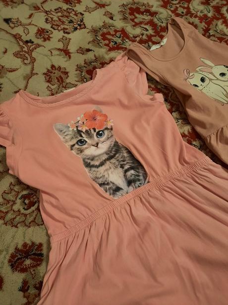 2x šaty se zvířátky, h&m,134