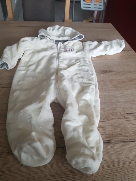 Fleesový overal značky nutmeg, velikost 3-6 měsíců, nutmeg,62