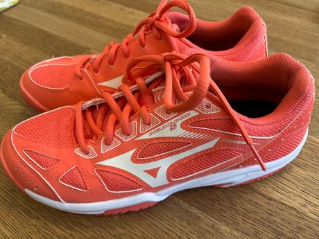 Sálovky, tenisky vel. 38,5, mizuno,39