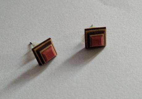 Naušnice dřevěné pyramidky handmade,