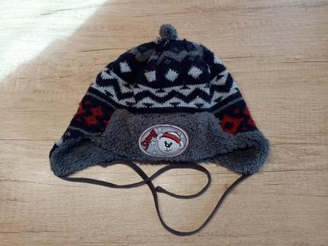 4x čepice, šála, 104