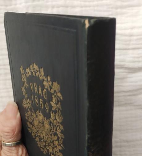 Historická kniha stará 167 let,