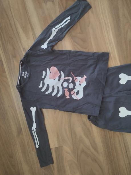 Pyžamo kostra, lupilu,110