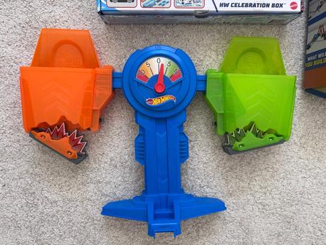 Hot wheels dráhy, 4 krabice, 
