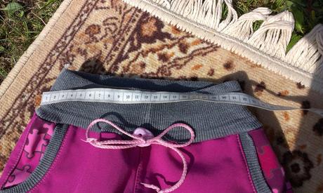 Nabízíme velmi krásné softshelové kalhoty,top stav, 80