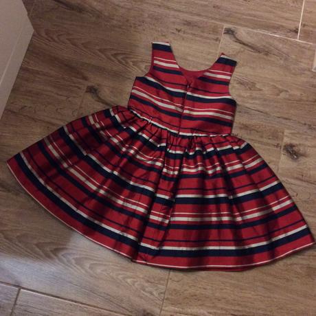 Slavnostní/vánoční šaty s bohatou sukní, matalan,128