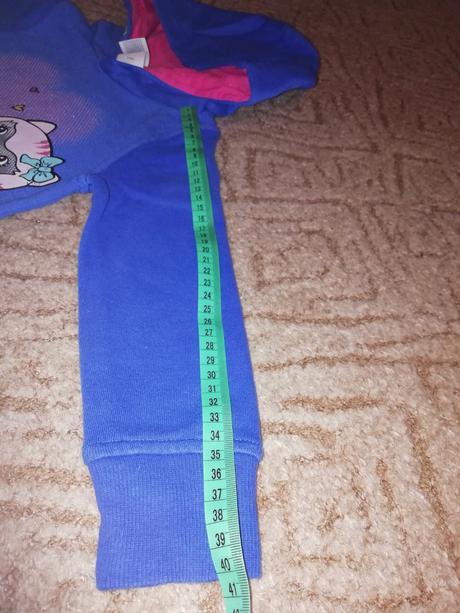 Hezká mikinka s kočičkama pěkný stav 104, c&a,104