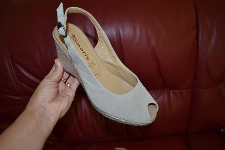 Tamaris kožené lodičky na klínku s otevřenou špič, tamaris,39