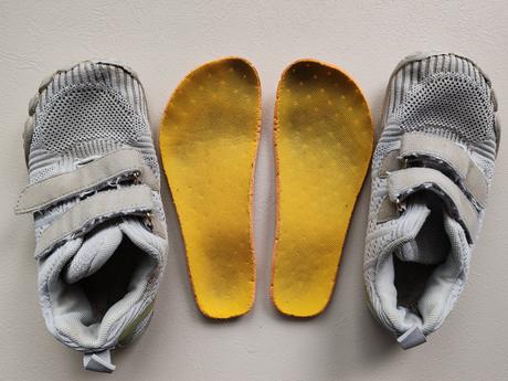 Barefoot tenisky svítící, 28