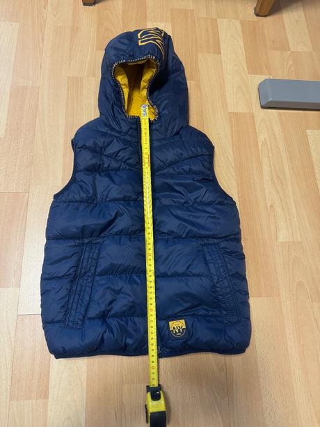 Zateplená oboustranná vesta, c&a,134