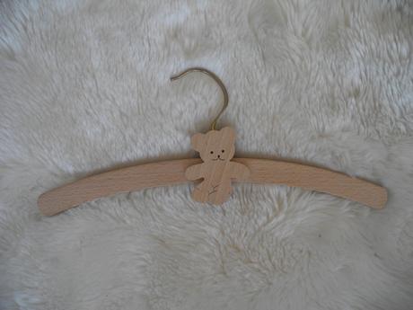 Dřevěné ramínko medvěd 4 ks, 