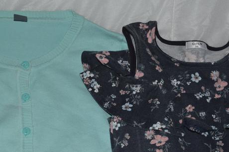 146 květinové šaty a svetřík, zara,146