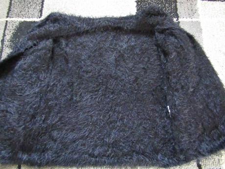 Teplý chlupatý svetrpro holku vel-134/140zn.y.f.k., 134