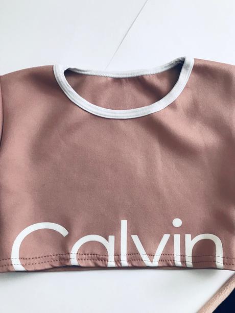 Triko crop top s kalhoty - v.3 roky, calvin klein,98