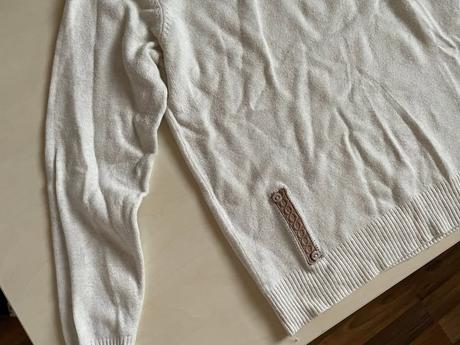 Jemný svetřík s vlnou 60p. vel neuvedena cca m, m