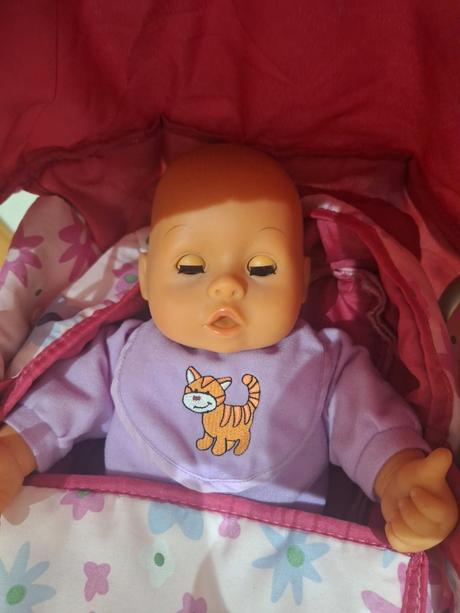 Dětský kočárek s panenkou, 