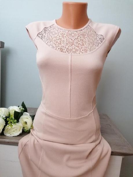 Šaty s krajkovou vsadkou, xs