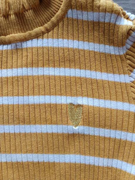 Svetřík, primark,146