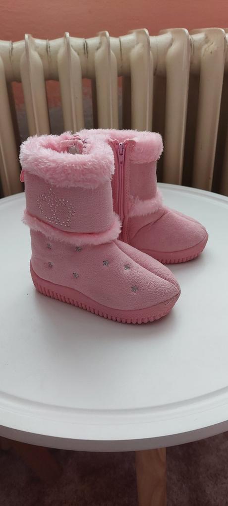 Dívčí válenky, 20