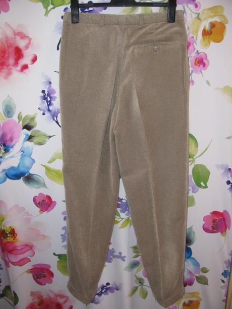 Společenský hnědý oblek, 52