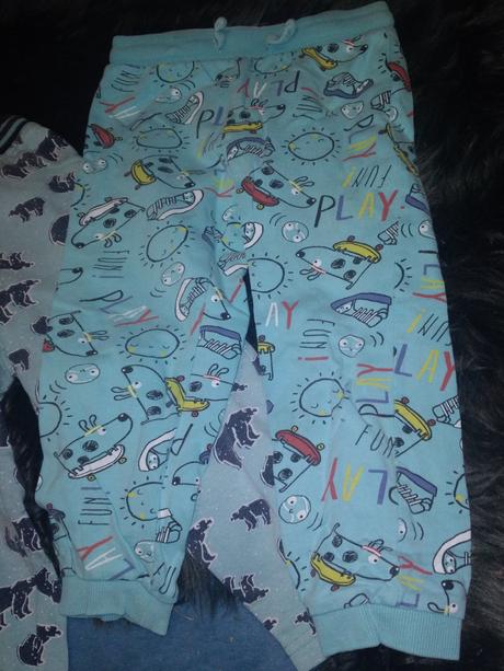 Klučičí tepláky vel. 92, betty mode,92