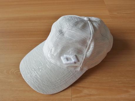 Kšiltovka třpytivá zn. lotto 8-12 let - top stav, lotto,140