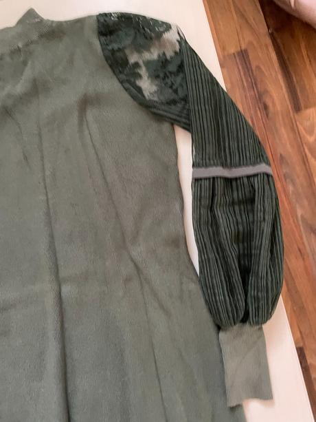 Khaki zateplené šaty nebo dlouhý svetr, vel cca s/, s