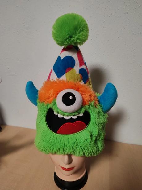 Plyšová čepice strašidlo,