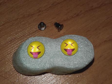 Náušnice emotikon vyplazený jazyk2,