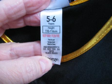 Karnevalový kostým-šaty s pláštěm batman,