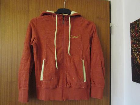 Pěkná cihlová bavl. mikina s kapucí, hannah,36