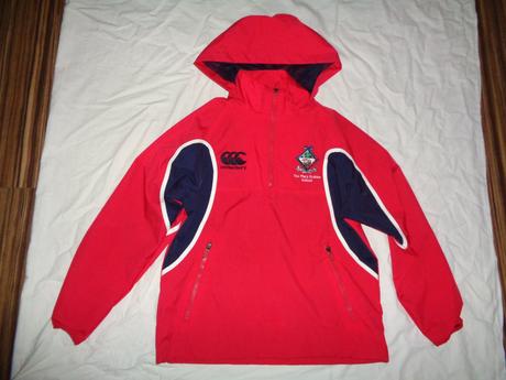 Luxusní červená sportovní bunda, 152