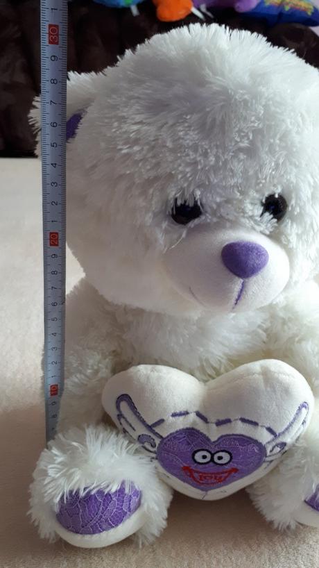 Dětská hračka - plyšový medvěd, medvídek se srdcem,