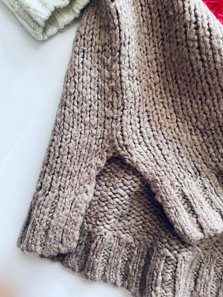 Svetr next - v.9 let sv.hnědý /krémový, 134