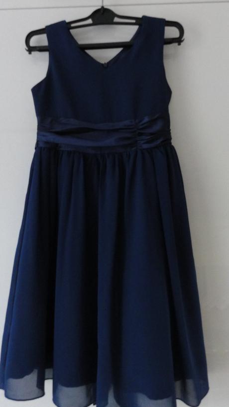 Sváteční šaty, 140