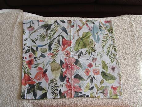 2x stejné velmi pěkné bavl. povlaky na polštáře, 