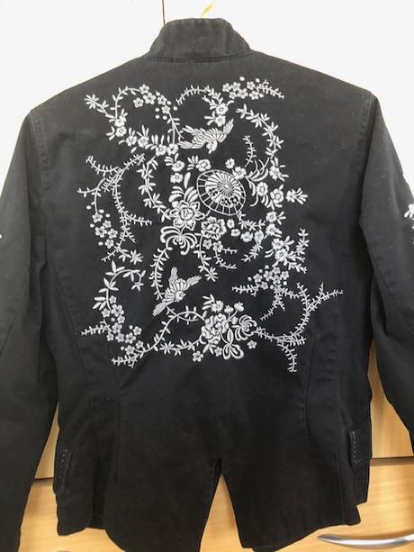 Sako s výšivkou, next,m