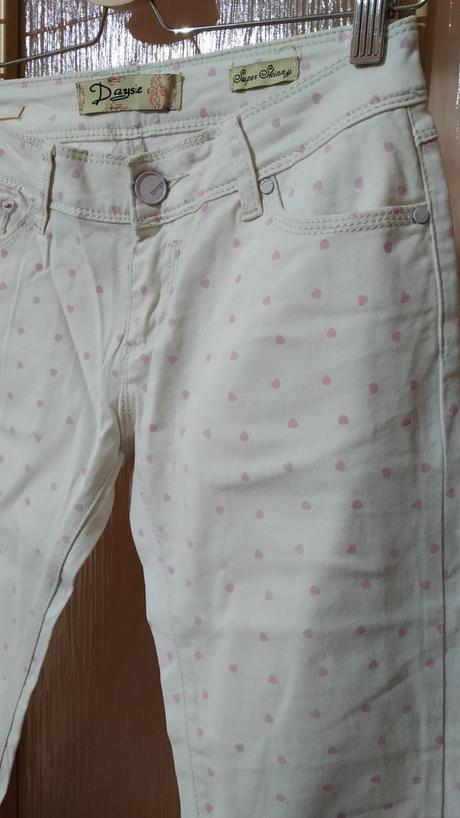 Letní srdíčkové džíny, 38