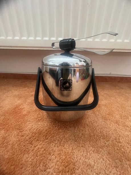 Termoizolační nádoba na led,