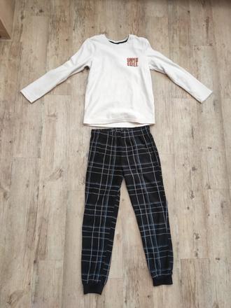 Teplé fleesove pyžamo nové, 146