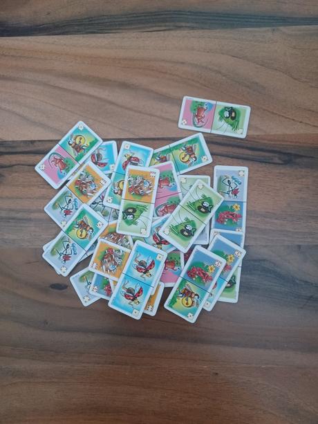 Domino ferda mravenec, 