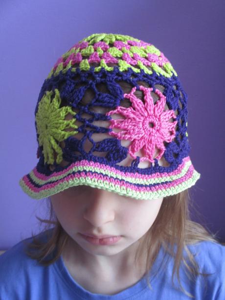 Háčkovaný klobouček v. 3-8 let, 