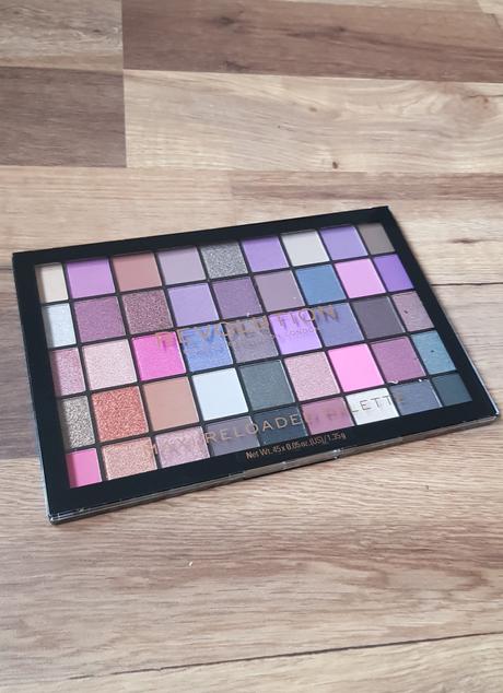 Maxi paleta očních stínů revolution,